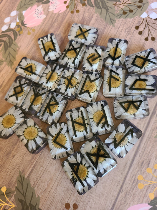 Daisy Elder Futhark Rune Set